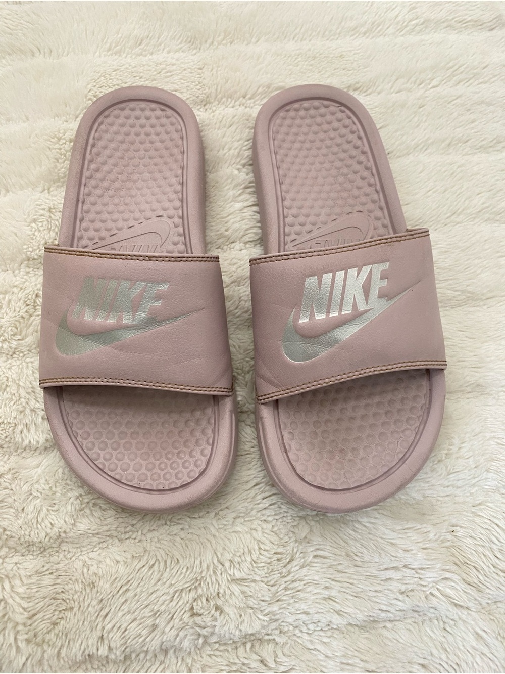Nike Women’s Light Purple Slide Sandals Size 7